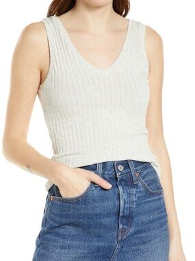 Treasure & Bond Light Heather Gray Ribbed V-Neck Tank